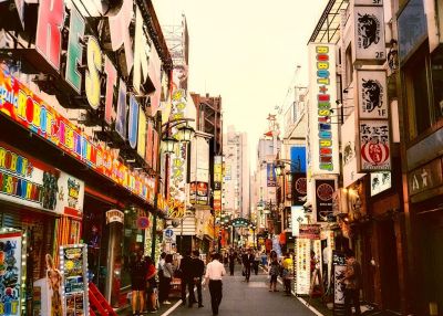 일본의 유명 관광지 중 하나인 신주쿠의 거리 풍경 [이미지출처=픽사베이]