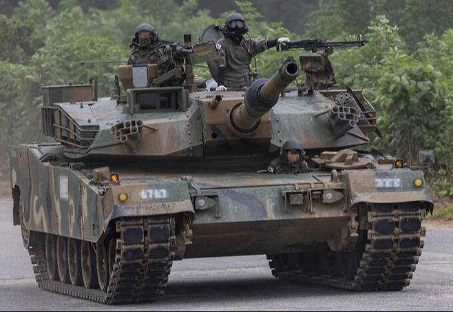 경기도 파주의 한 육군 기갑 훈련장에서 K1A2 전차가 이동하고 있다. 세계일보 자료사진