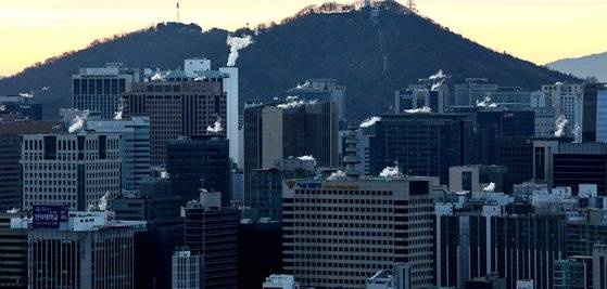 서울 시내 빌딩숲. 뉴스1