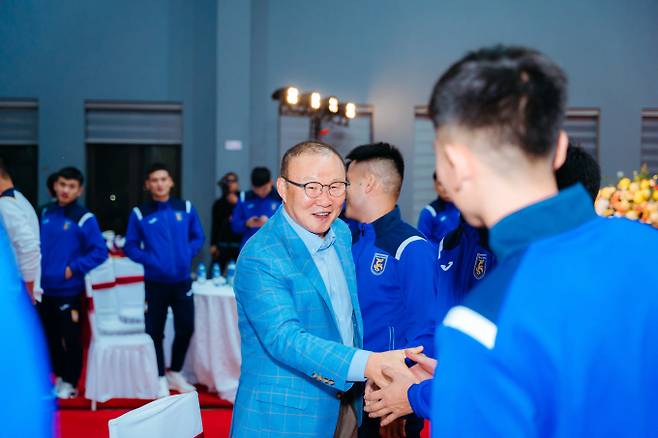 박항서 전 베트남 축구대표팀 감독이 박닌FC 고문으로 취임했다. /사진= 디제이엔터테이먼트