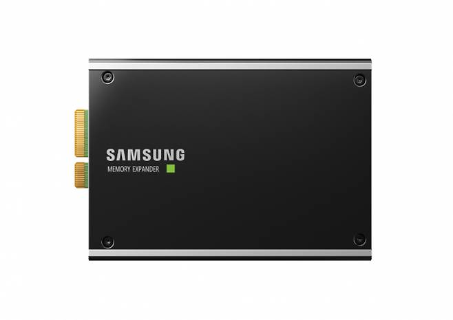 삼성전자가 개발한 CXL 2.0 D램. /사진=삼성전자