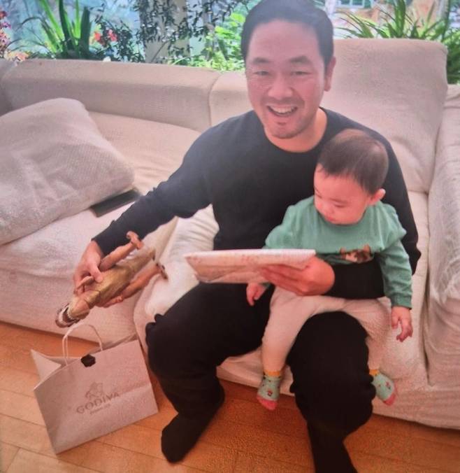 배우 황정음 남편 이영돈씨. 사진 | 황정음 채널