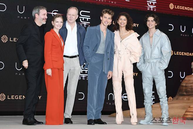 영화 '듄: 파트2' 내한 프레스 컨퍼런스에 참석한 티모시 샬라메(Timothee Chalamet), 젠데이아 콜먼(Zendaya Coleman), 오스틴 버틀러(Austin Butler), 스텔란 스카스가드(Stellan Skarsgard), 드니 빌뇌브 감독(Denis Villeneuve). ⓒ이혜영 기자 lhy@hankooki.com