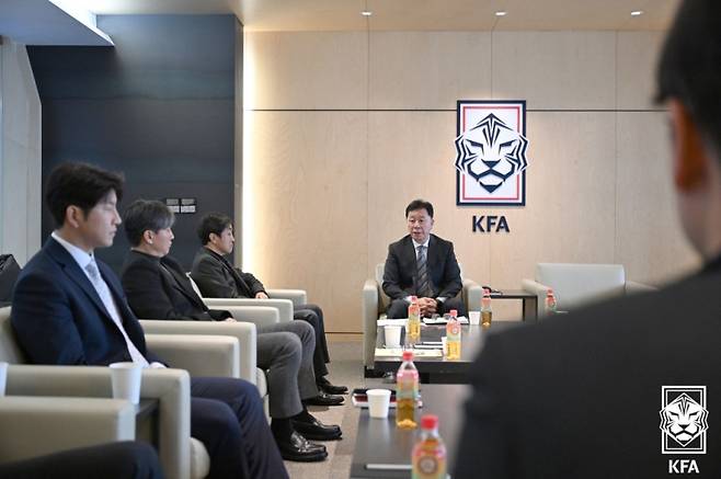 전력강화위원회 1차 회의 모습. 사진=KFA