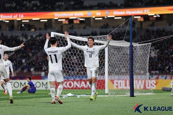 ▲ 울산 현대가 아시아 축구연맹 챔피언스리그(ACL) 16강 2차전에서 반포레 고후(일본)를 2-1로 꺾고 8강에 올랐다. 김지현과 주민규가 골을 넣었다. ⓒ한국프로축구연맹