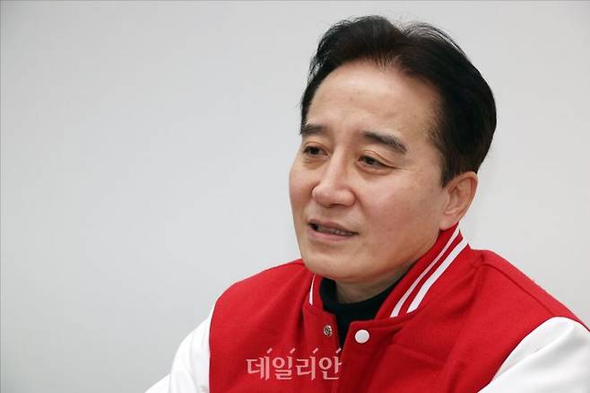 정승연 국민의힘 인천 연수갑 예비후보가 21일 오전 인천 연수구 선거사무실에서 데일리안과 인터뷰를 하고 있다. ⓒ데일리안 홍금표 기자