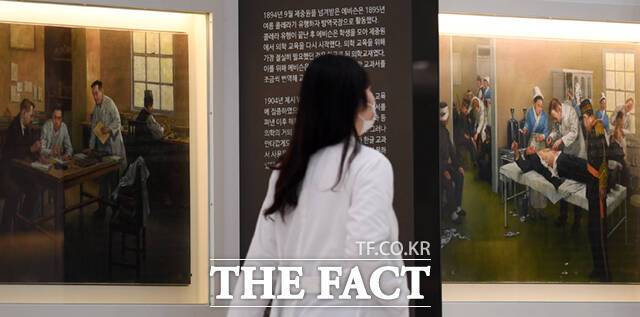 개별 대학을 지도·감독할 권한이 있는 이주호 교육부 장관은 지난 19일 의대를 운영하는 40개 대학 총장을 모아 '동맹휴학 미승인'을 재차 당부하며 대학이 학칙에 맞지 않는 휴학을 승인할 경우 고등교육법에 따라 시정명령 등 행정조치를 하겠다는 뜻을 밝혔다. /이새롬 기자