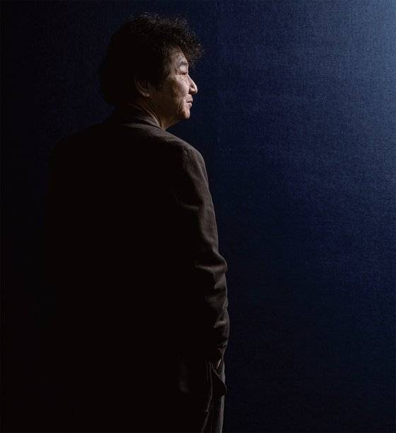 김진명 작가는 4월 총선과 관련해 급진적 변화를 기피하는 우리나라 국민의 성향에 주목했다. 총선에서 특정 당의 압승은 어려울 것이란 의미가 내포돼 있다.