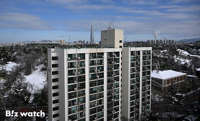 23일 리모델링이나 재건축으로 정비사업을 추진하는 방안을 검토 중인 수서까치마을(1404세대·용적률 208%)은의 모습./사진=이명근 기자 qwe123@