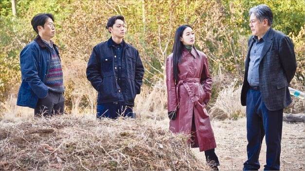 영화 ‘파묘’에 출연한 배우 유해진(왼쪽부터)·이도현·김고은·최민식. 사진=쇼박스 제공