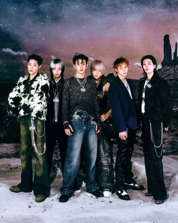 ▲ 지난해 11월 발표한 싱글 '폴 인 러브 어게인'과 지난 5일 발표한 첫 정규앨범 '때깔'로 국내외 음악차트에서 두각을 나타내는 피원하모니. 제공|FNC엔터테인먼트