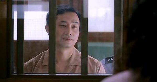 “눈물로 회개하고 용서받았습니다. 준이 어머니를 위해서도 항상 기도합니다. 하나님이 역시 제 기도를 들어주시는 것 같습니다.” 살인범의 파렴치한 고백을 들은 신애는 실성한다. [사진 제공=시네마서비스]
