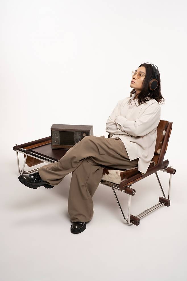 이번 앨범의 타이틀곡은 싱어송라이터 최유리가 작사, 작곡, 공동 편곡한 '여행'이다. 영엔터 제공