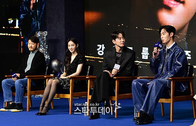 ‘로얄로더’ 민연홍 감독,  배우 홍수주, 이준영, 이재욱(왼쪽부터). 사진=강영국 기자