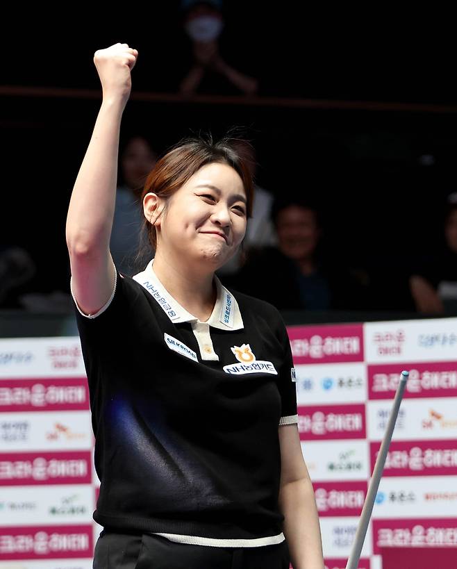 우승을 확정하고 주먹을 불끈 쥔 김민아 [PBA 제공. 재판매 및 DB 금지]