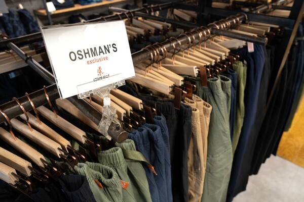 오쉬만즈에서만 구매할 수 있는 그라미치 바지도 있다.