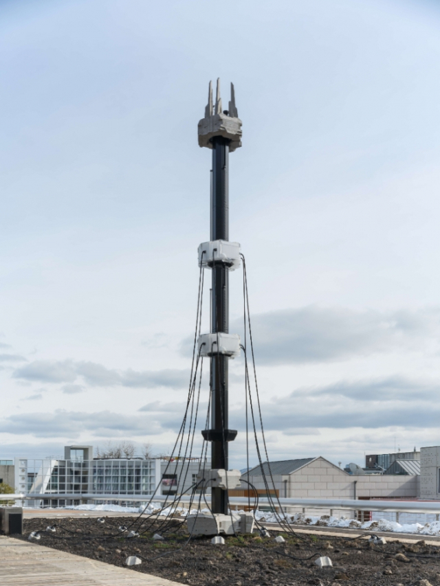 리움미술관 야외에 설치된 타워 모양의 인공지능 구조물 막(膜). 사진제공=리움미술관