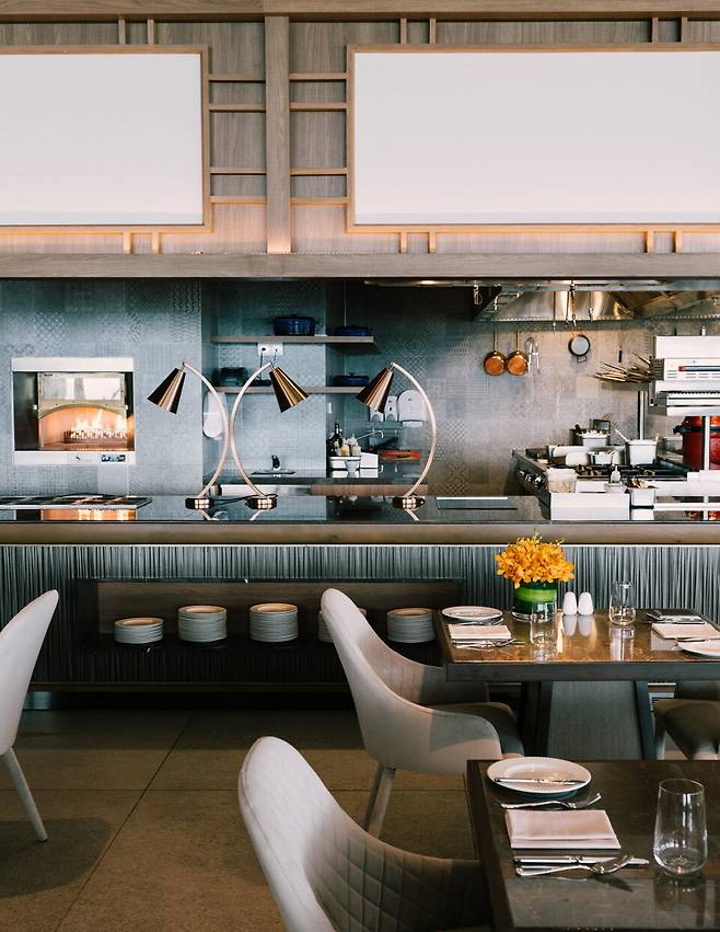 오픈식 주방인 내추라. 조식 공간이기도 하다