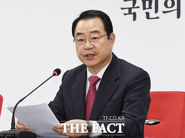 국민의힘이 29일 인천 계양갑에 최원식 전 의원을, 경남 창원 진해에 이종욱 전 조달청장을 전략공천하겠다고 밝혔다. 사진은 정영환 국민의힘 공천관리위원장. /배정한 기자