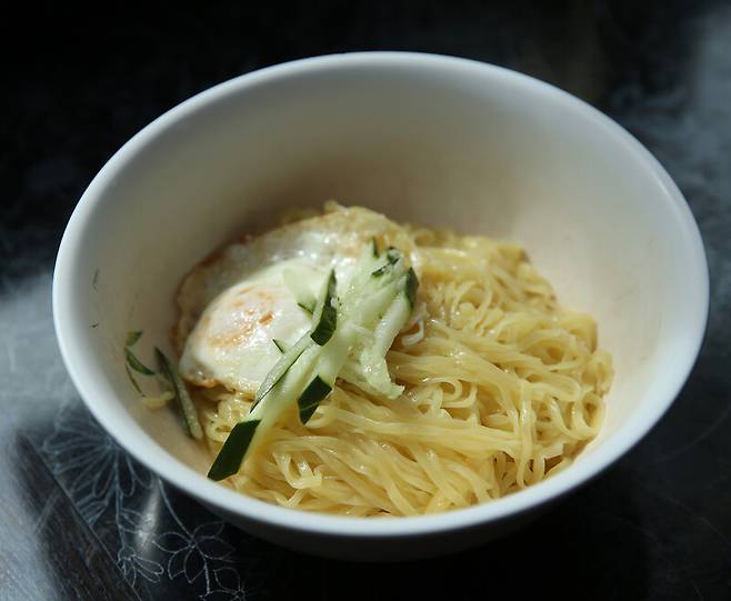 ‘중화루’에서 파는 짜장면 ‘중깐’ 면. 박미향 기자