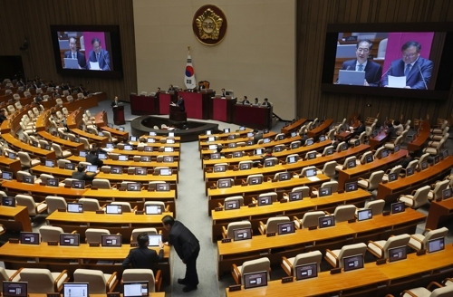 23일 국회에서 열린 본회의 대정부질문이 진행되는 모습. 2024.2.23