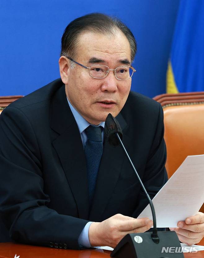 [서울=뉴시스] 고범준 기자 = 이개호 더불어민주당 정책위의장이 8일 오전 서울 여의도 국회에서 열린 정책조정회의에서 발언하고 있다. 2024.02.08. bjko@newsis.com