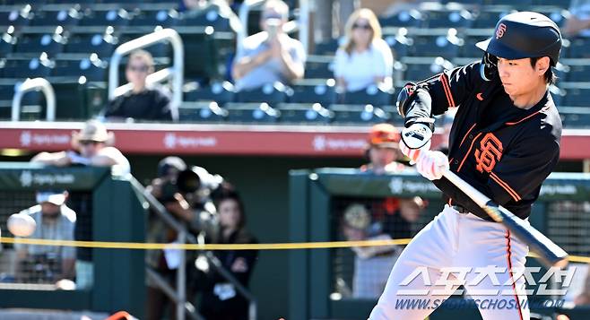 이정후가 지난달 20일(한국시각) 라이브배팅을 하고 있다. 스코츠데일(미국 애리조나주)=허상욱 기자wook@sportschosun.com