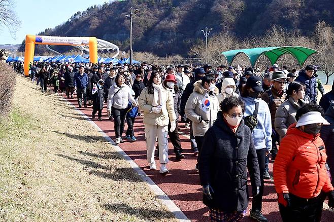 [진주=뉴시스]3·1운동 105주년 기념식·서경방송 건강걷기대회.(사진=진주시 제공).2024.03.01.photo@newsis.com *재판매 및 DB 금지