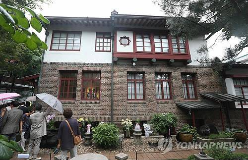 박노수 미술관[연합뉴스 자료사진]  (서울=연합뉴스) 임헌정 기자 = 해방 후 한국화 1세대로 불리는 남정 박노수 화백의 가옥이 '종로구립 박노수미술관'으로 개관했다.