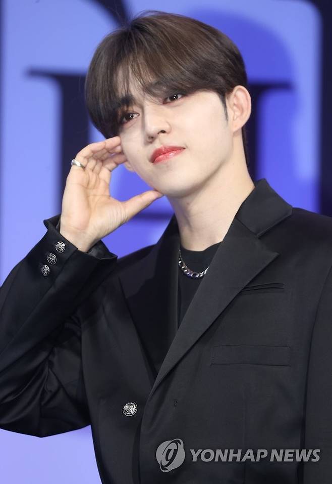 포즈 취하는 에스쿱스 (서울=연합뉴스) 류효림 기자 = 그룹 세븐틴의 에스쿱스. 2022.5.27 ryousanta@yna.co.kr