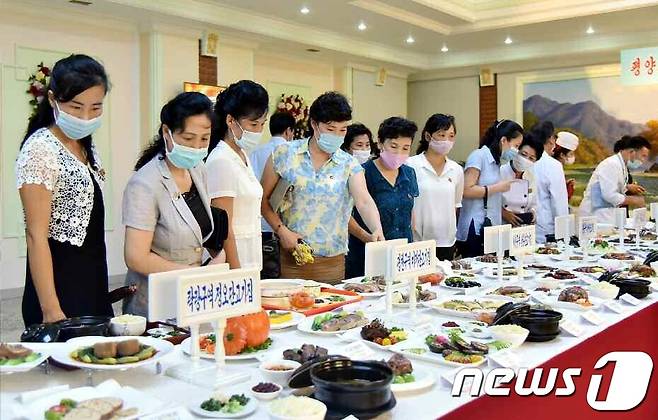 평양시에서 열린 단고기(개고기)요리 경연대회. [국내에서만 사용가능. 재배포 금지. DB 금지. For Use Only in the Republic of Korea. Redistribution Prohibited]rodongphoto@news1.kr ⓒ News1 김정근 기자