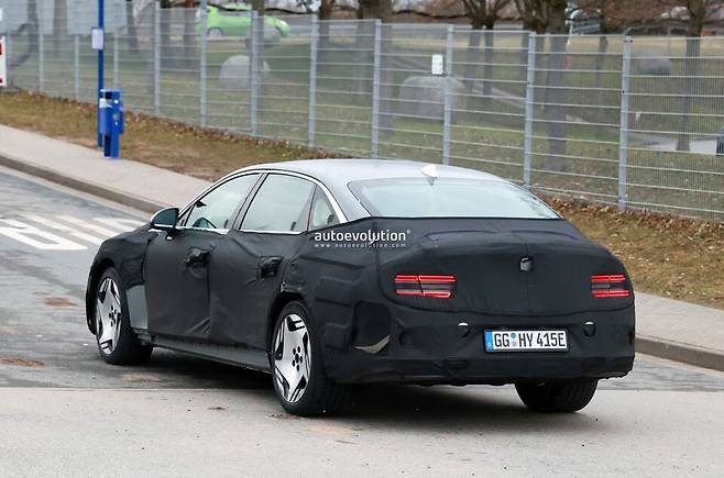 제네시스 'G80 전동화모델 롱휠베이스' 테스트카 (출처 : 오토에볼루션)