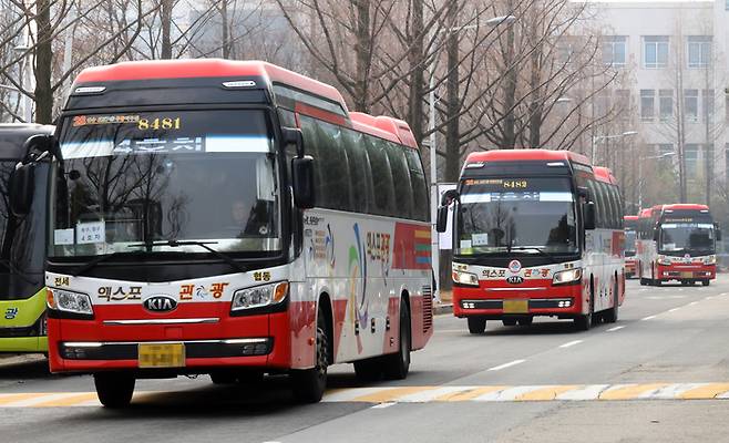 의협 전국의사총궐기대회 떠나는 버스 (사진=연합뉴스)