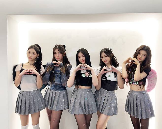 사진=뉴진스 공식 계정