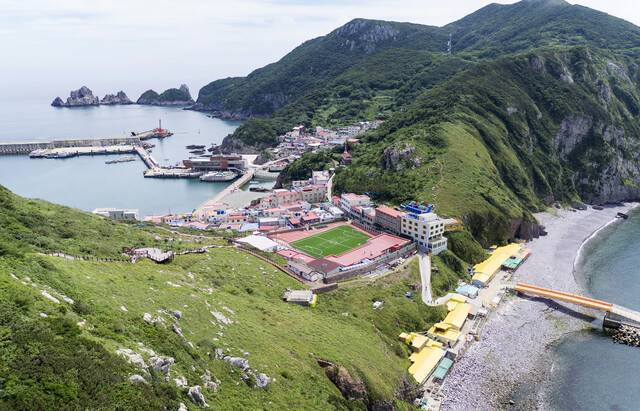 전남 신안군 홍도분교 전경. 신안군 제공