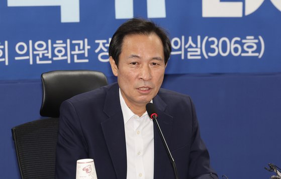 우상호 더불어민주당 의원. 김성룡 기자