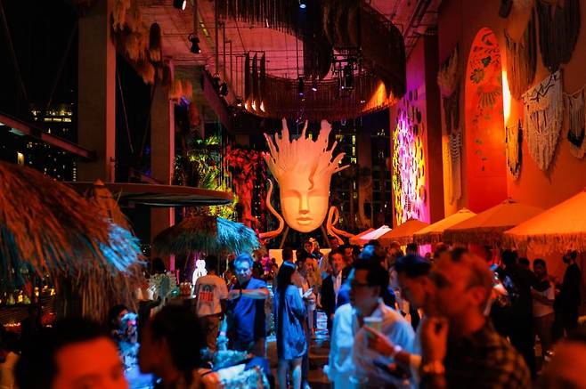 엠스피어 쇼핑몰 5층에 위치한 트라이브 비치클럽 전경./엠스피어 제공