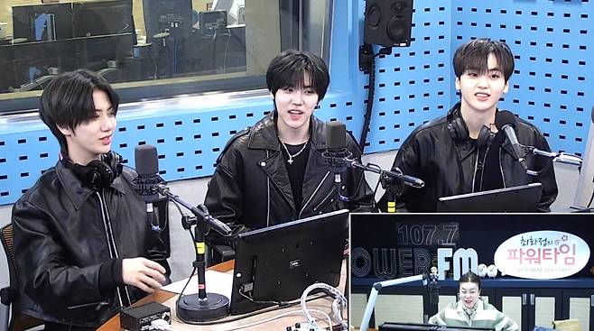 왼쪽부터 원진 성민 형준 (사진=SBS 파워FM ‘최화정의 파워타임’ 캡처)