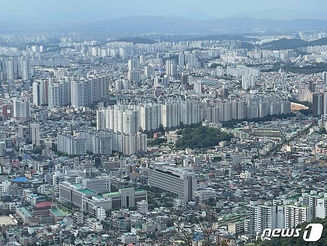 무등산에서 바라본 광주 아파트./뉴스1 ⓒ News1