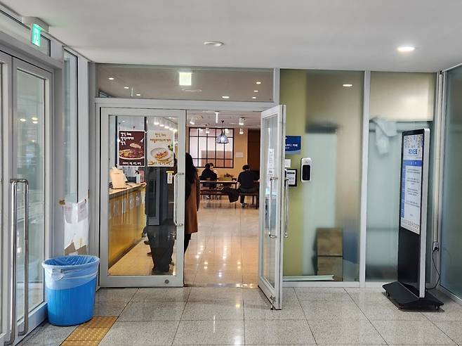 6일 오전 11시30분쯤 서울 종로구 대학로 서울대 연건캠퍼스 학생식당. 개강 초 줄을 늘어섰던 식당이 한산한 모습이다. /사진=김미루 기자