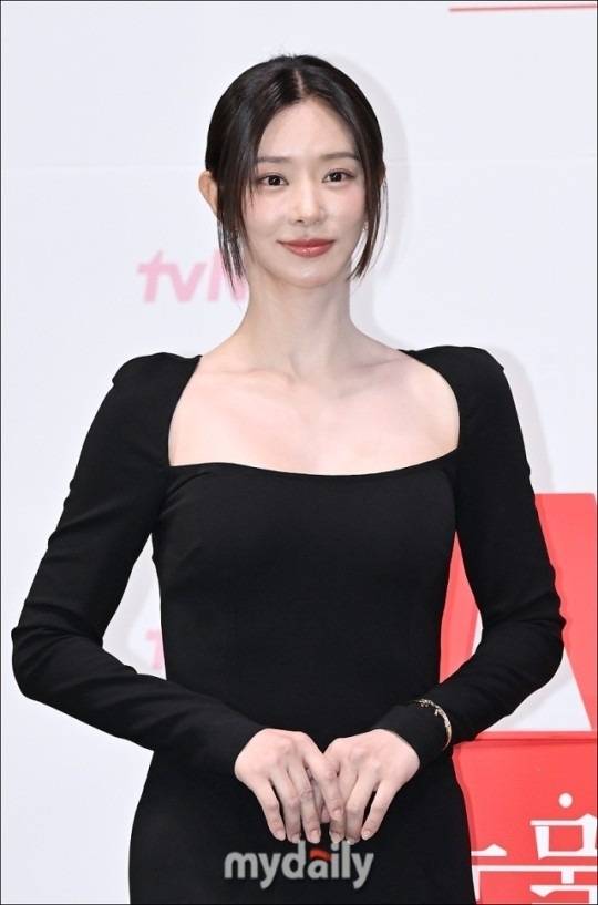 장영우, 김희원 감독을 비롯해 배우 김수현, 김지원, 박성훈, 곽동연, 이주빈이 참석한 tvN '눈물의 여왕' 제작발표회. / 송일섭 기자 andlyu@mydaily.co.kr