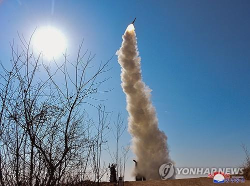 북한, 순항미사일 여러 발 서해상으로 발사 (평양 조선중앙통신=연합뉴스) 북한이 지난 2일 서해상으로 순항미사일 초대형전투부위력시험과 신형반항공미사일 시험발사를 진행했다고 조선중앙통신이 3일 보도했다. 2024.2.3 [국내에서만 사용가능. 재배포 금지. For Use Only in the Republic of Korea. No Redistribution] nkphoto@yna.co.kr