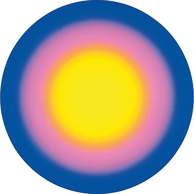 우고 론디노네 Ugo Rondinone b.1964, SwissEinundzwanzigsterdezemberzweitausendundeinundzwanzig, acrylic airbrush on canvas, diameter 90cm | 2021. 케이옥션 제공