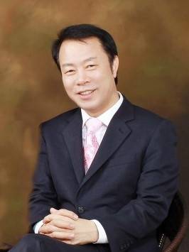 ▲시인이자 시낭송가인 조성식 씨. 사진 : 본인 제공