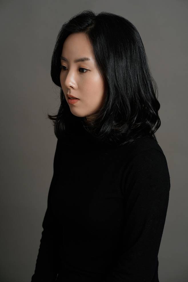 서수진 작가. 한겨레출판