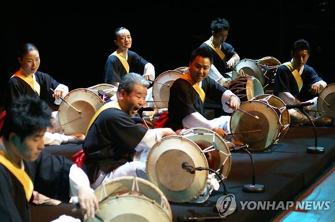 김덕수의 사물놀이 [문화재청, 한국문화재재단 제공. 연합뉴스 자료사진. 재판매 및 DB 금지]