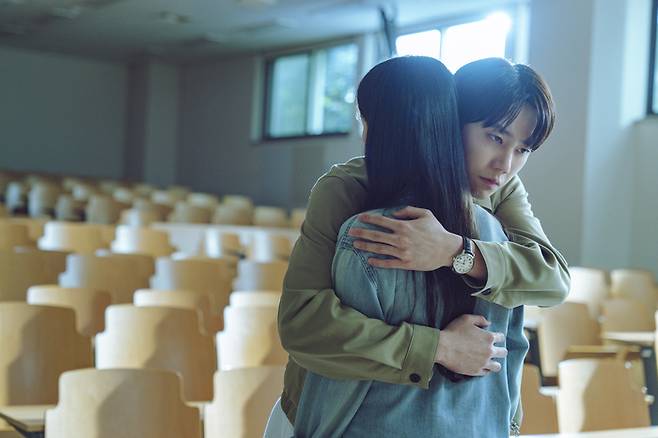 ‘로얄로더’ 이준영과 홍수주. 사진ㅣ디즈니+