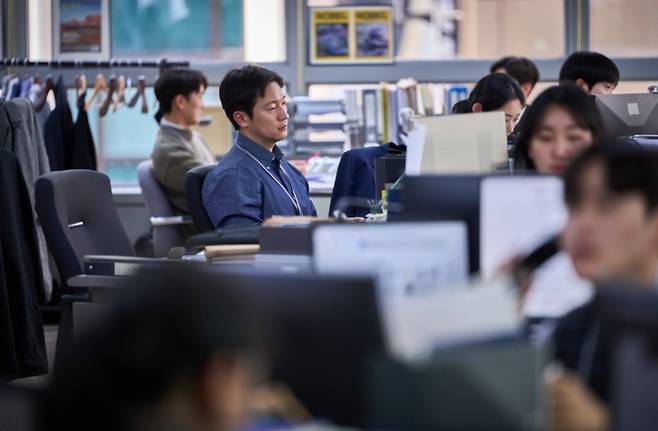 영화 댓글부대 장면