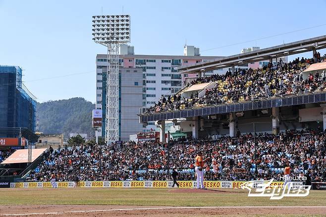 대전 한화생명 이글스파크를 가득 메운 야구팬들 [한화 이글스 제공. 재판매 및 DB금지]