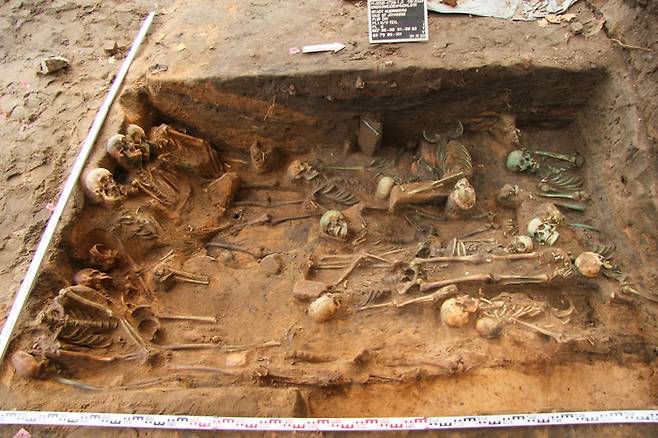 독일 뉘른베르크 집단 무덤 발굴 현장. 17세기경 흑사병 환자들이 묻혔을 것으로 추정된다. 사진=인 테라 베리타스